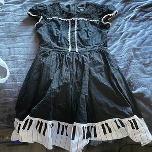Hot Top black keyboard dress used for cosplay or being edgy 😊 Size medium